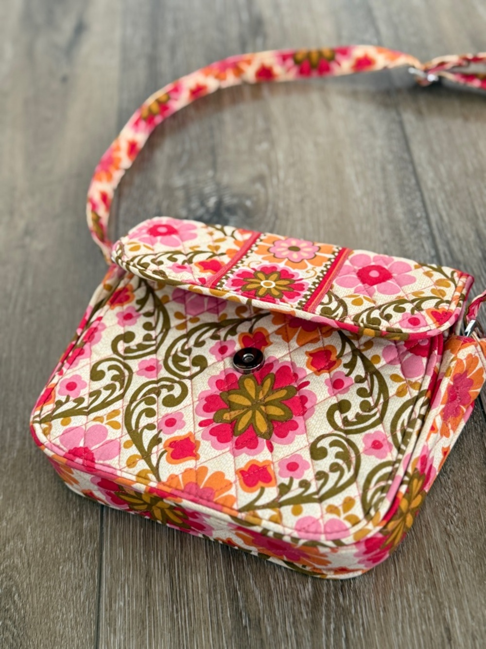Vintage 2011 Vera Bradley Folkloric Small Crossbody Flap Purse 8.5L 6.75H 4W